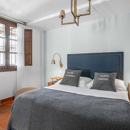 Limehome Granada Calle Santa Ana Luaran gambar