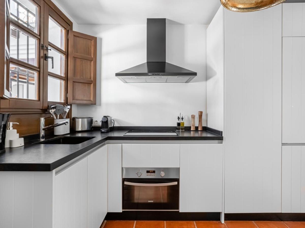 Limehome Granada Calle Santa Ana Luaran gambar