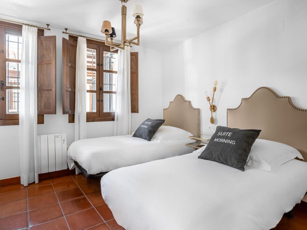 Limehome Granada Calle Santa Ana Luaran gambar
