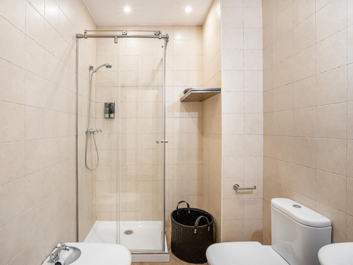 Limehome Granada Calle Santa Ana Luaran gambar