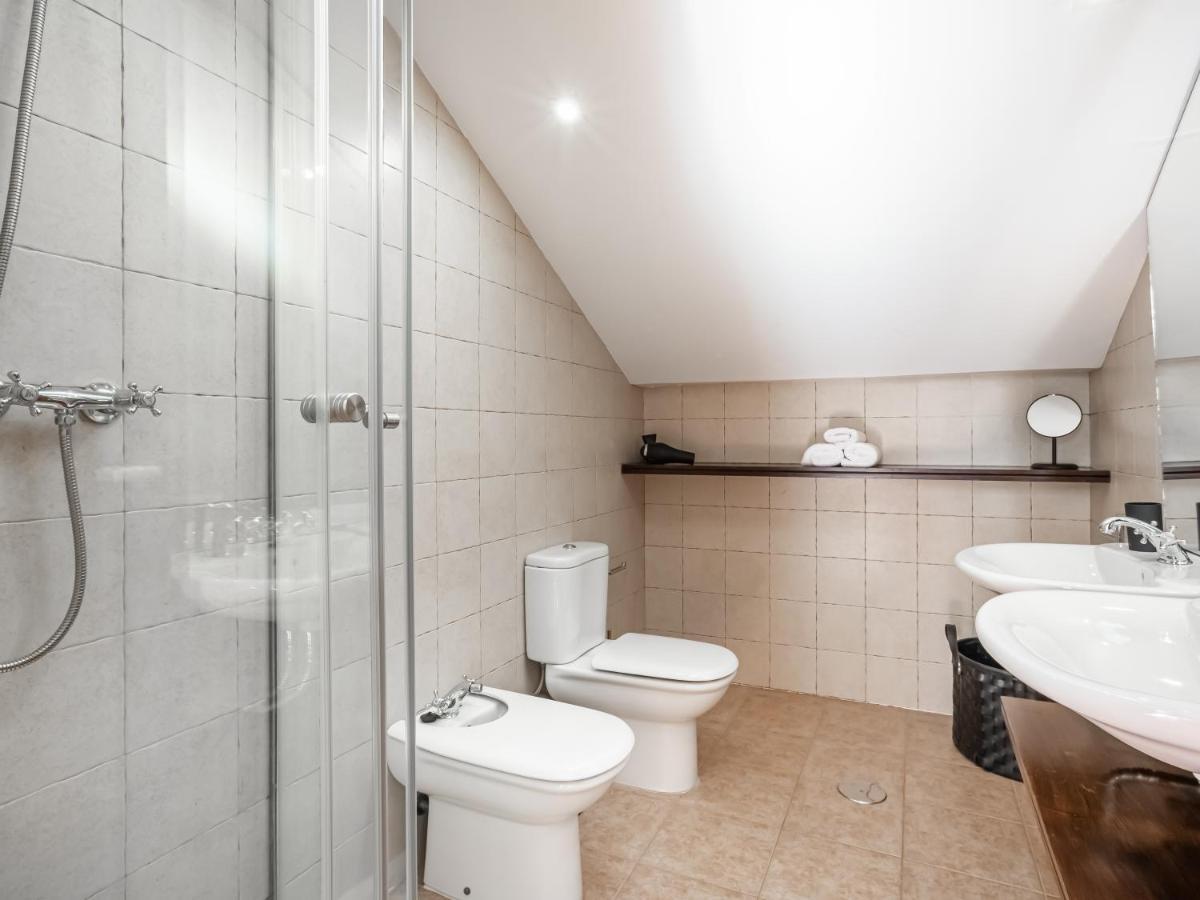 Limehome Granada Calle Santa Ana Luaran gambar