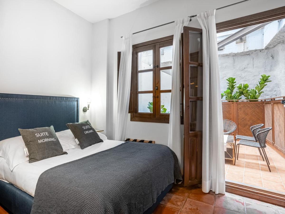 Limehome Granada Calle Santa Ana Luaran gambar