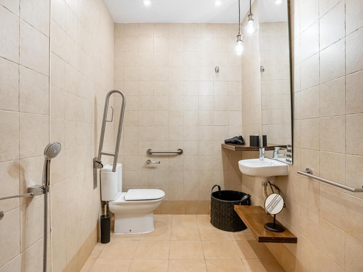 Limehome Granada Calle Santa Ana Luaran gambar