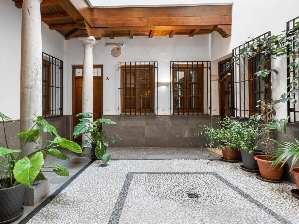 Limehome Granada Calle Santa Ana Luaran gambar