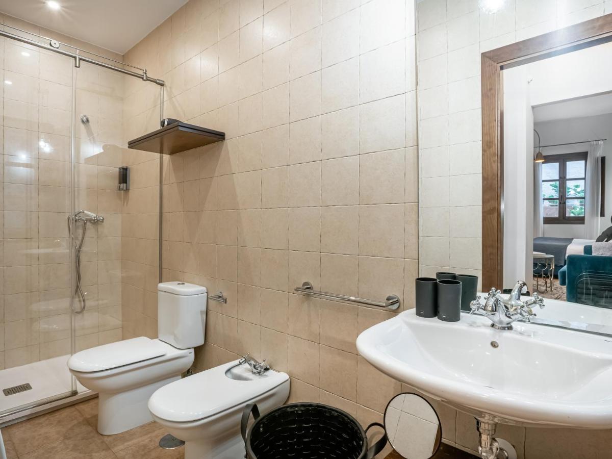 Limehome Granada Calle Santa Ana Luaran gambar