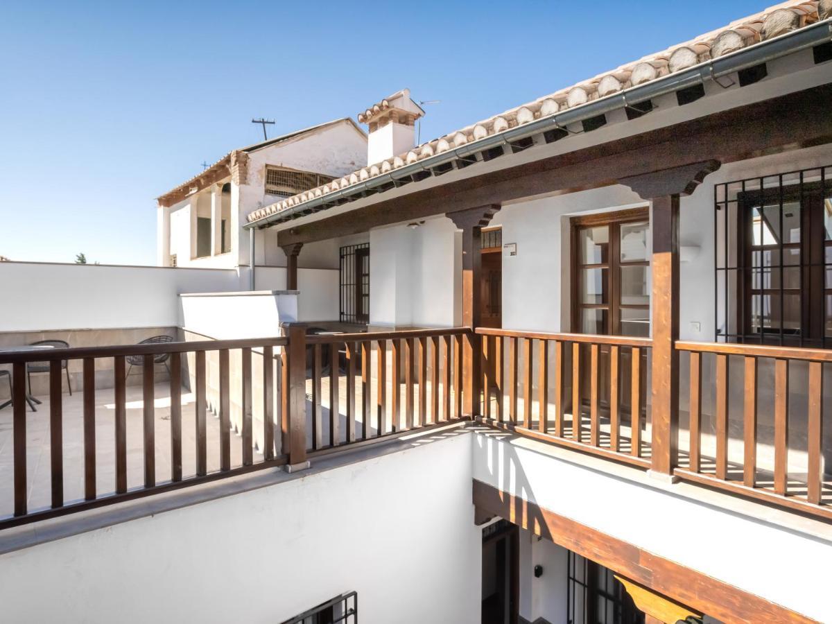 Limehome Granada Calle Santa Ana Luaran gambar