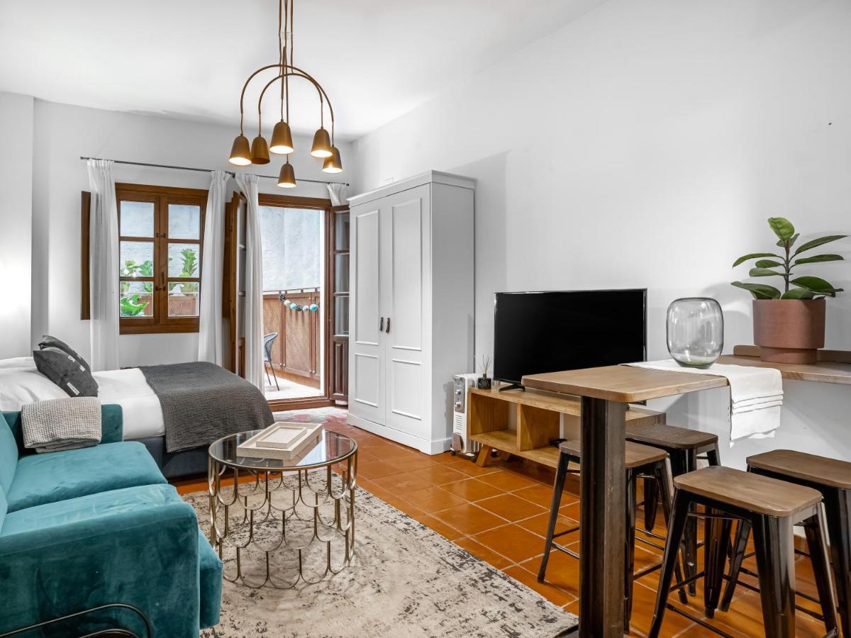 Limehome Granada Calle Santa Ana Luaran gambar