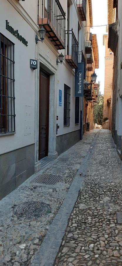Limehome Granada Calle Santa Ana Luaran gambar